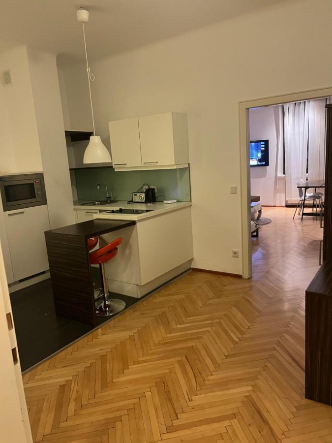 Default 1010 Apartment Виена Екстериор снимка