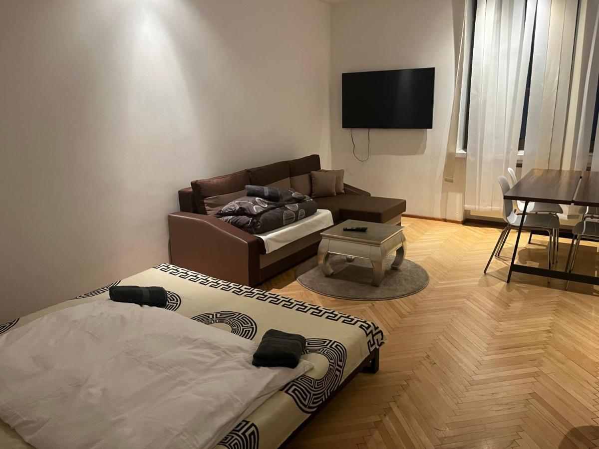 Default 1010 Apartment Виена Екстериор снимка