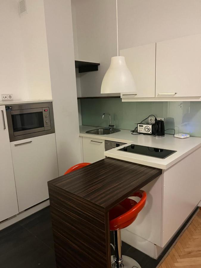 Default 1010 Apartment Виена Екстериор снимка